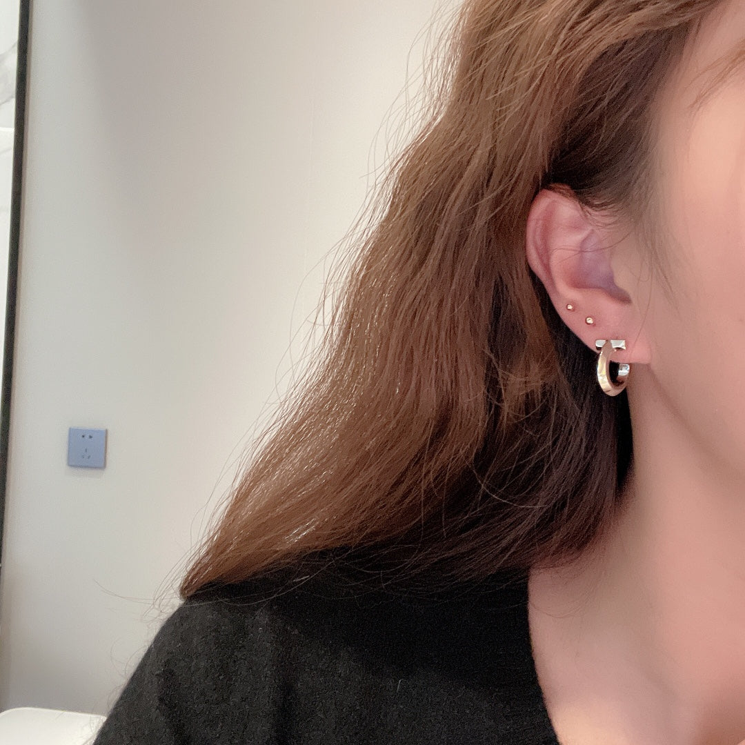 18K Tiffany Hoop Earrings