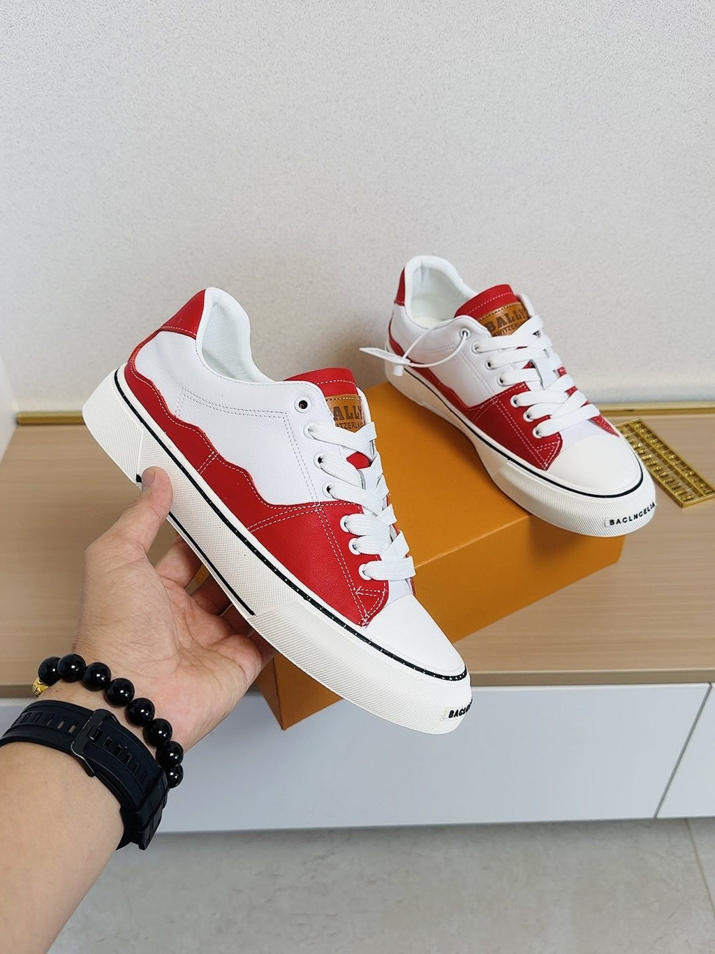Bally Men's Contrast-Panel Low-Top Sneakers — model