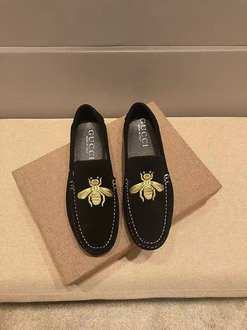 Gucci Black Bee-Embroidered Loafers — front