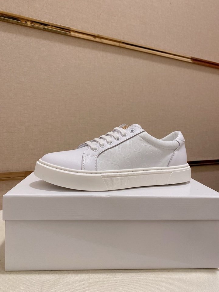Dior Men's Low-Top Lace-Up Sneakers — front
