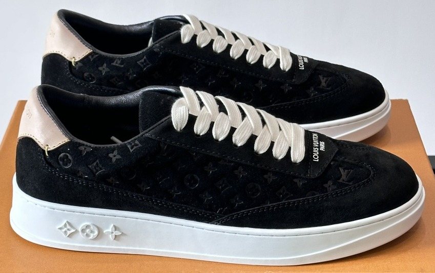 Louis Vuitton Flash Low-Top Sneakers — front