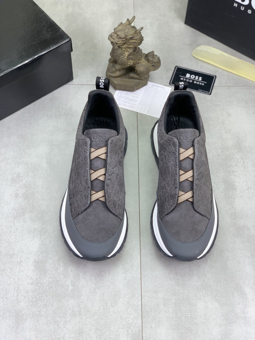 BOSS Textured Low-Top Lace-Up Sneakers — front